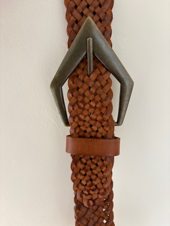 Vilenca Holland Accessories - Braided Brown Leather Belt with Geometric Metal Buckle